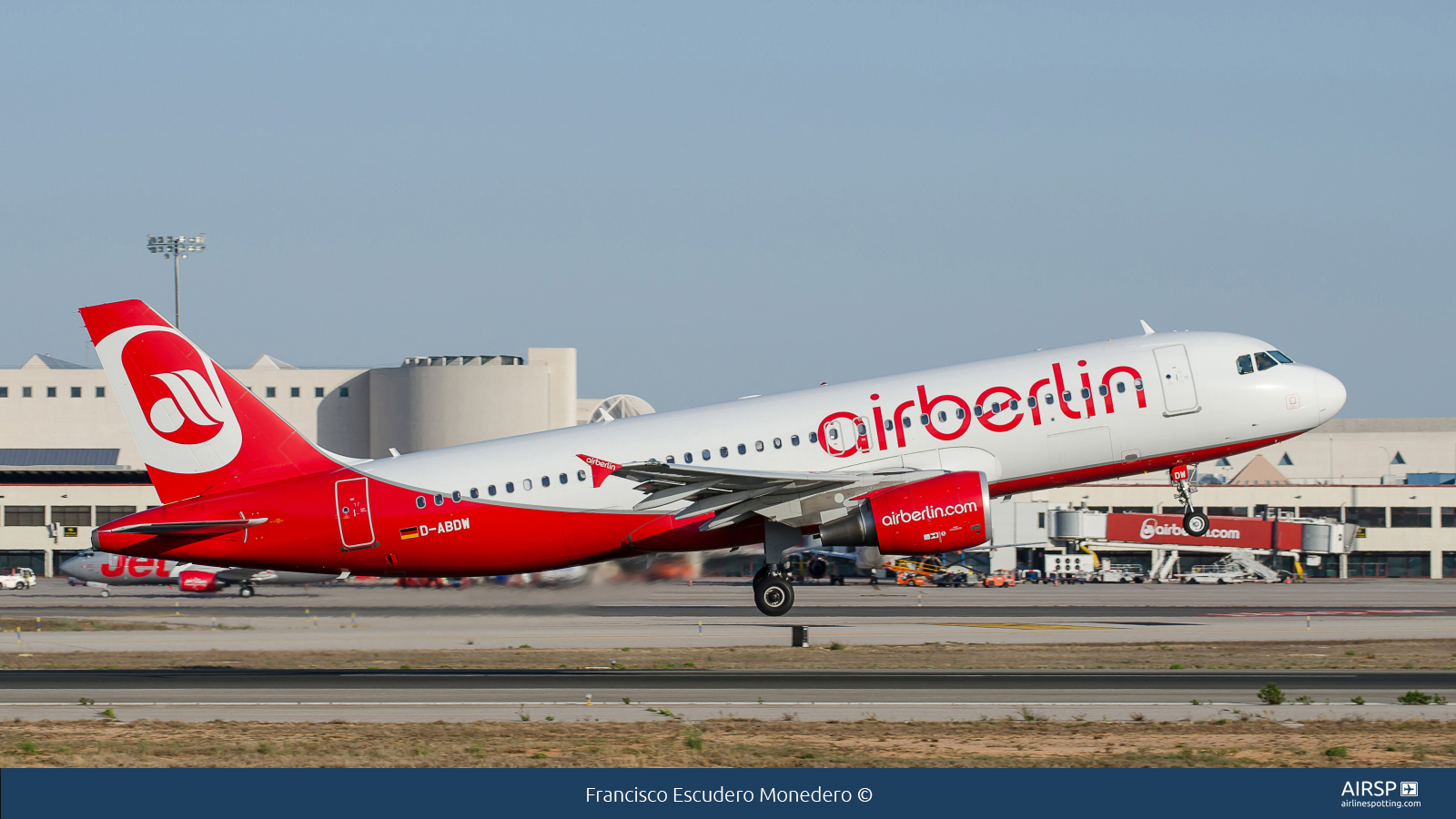 Air Berlin  Airbus A320  D-ABDW
