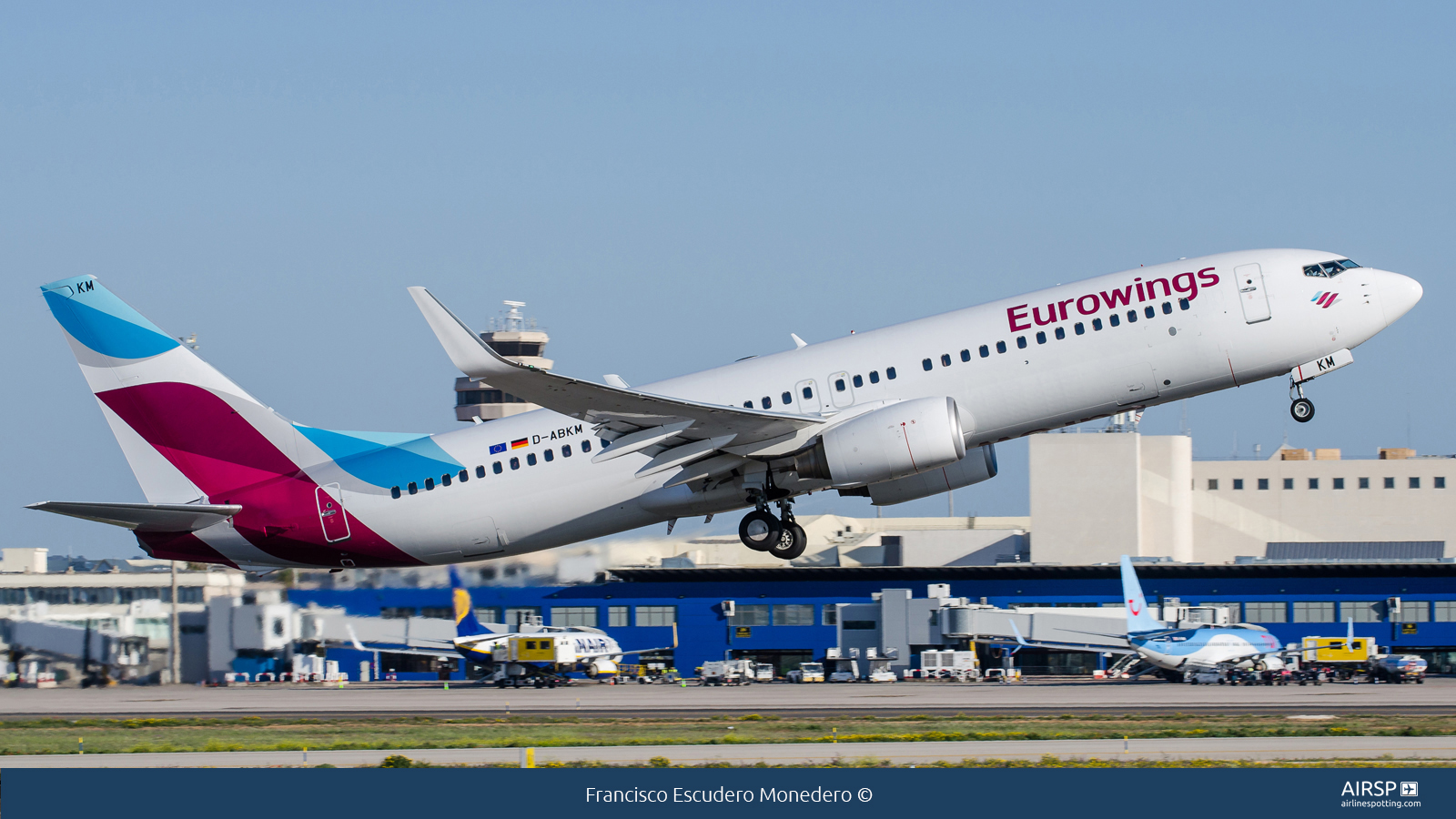 Eurowings  Boeing 737-800  D-ABKM