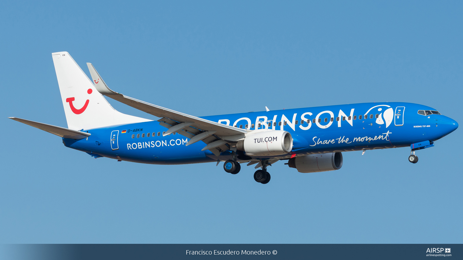 Tui Airways  Boeing 737-800  D-ABKN