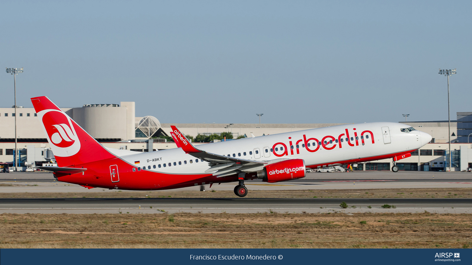 Air Berlin  Boeing 737-800  D-ABKT