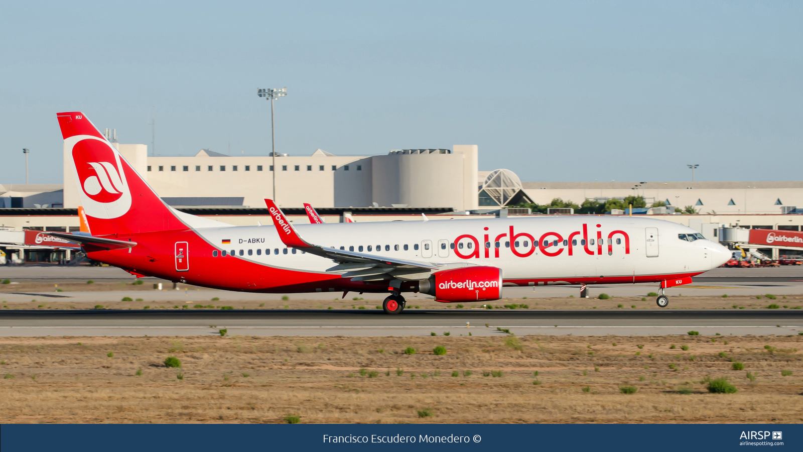 Air Berlin  Boeing 737-800  D-ABKU