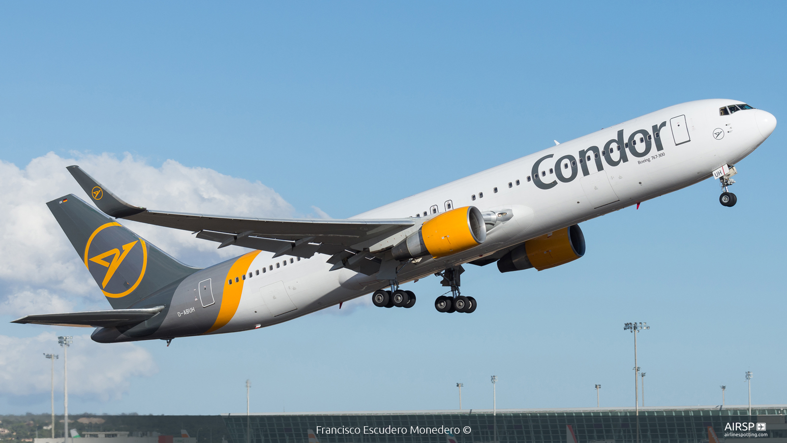 Condor  Boeing 767-300  D-ABUH