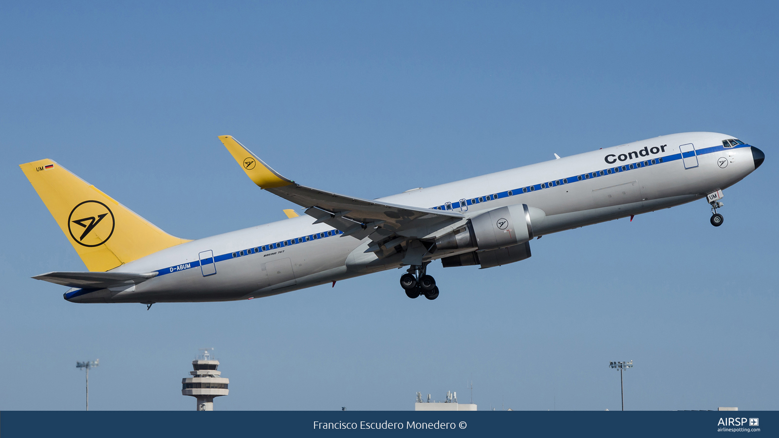 Condor  Boeing 767-300  D-ABUM