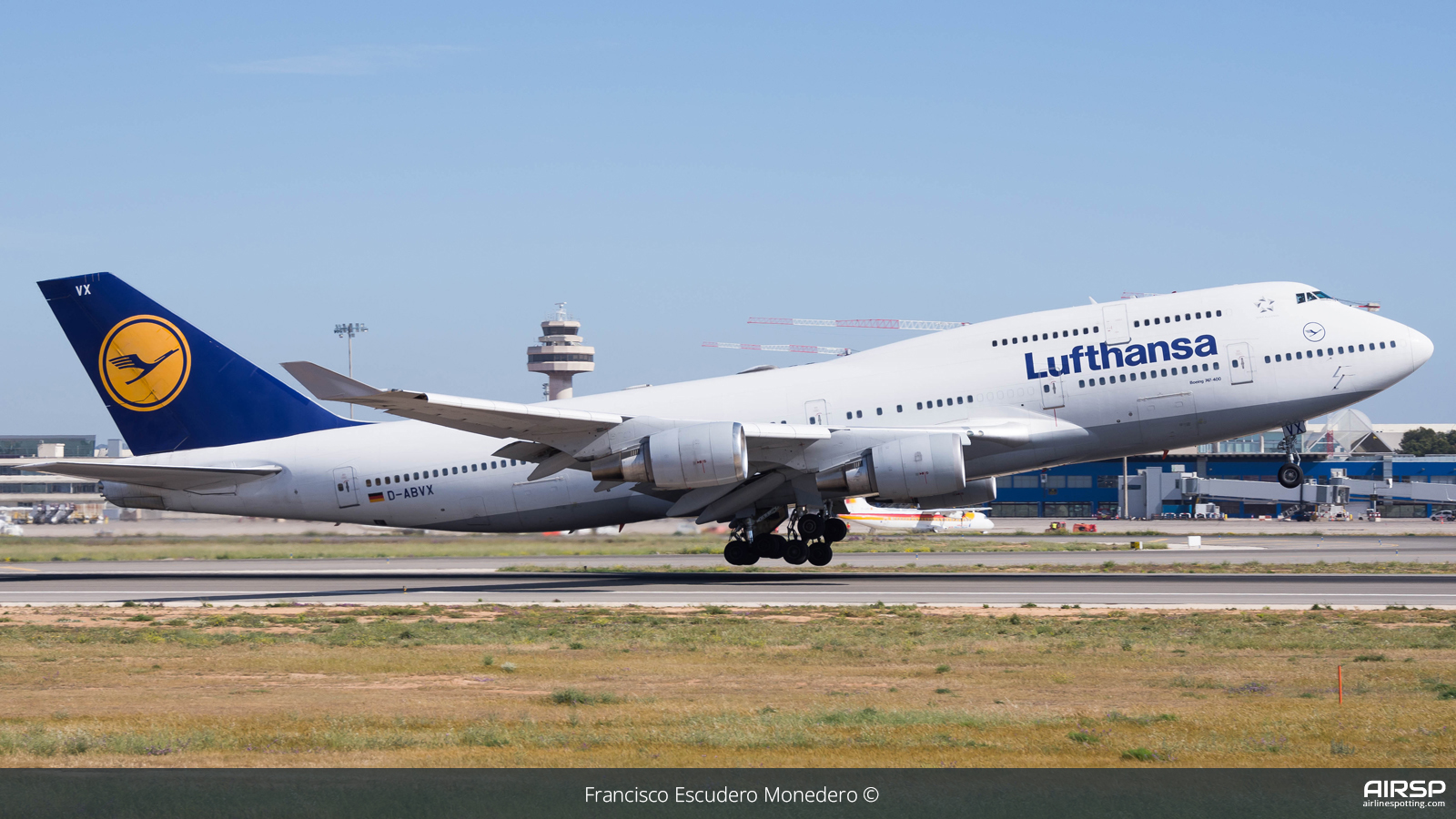 Lufthansa  Boeing 747-400  D-ABVX