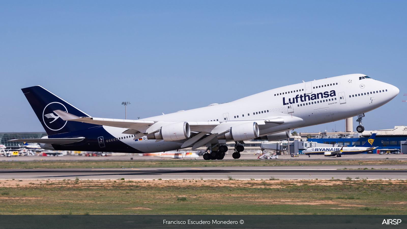 Lufthansa  Boeing 747-400  D-ABVY