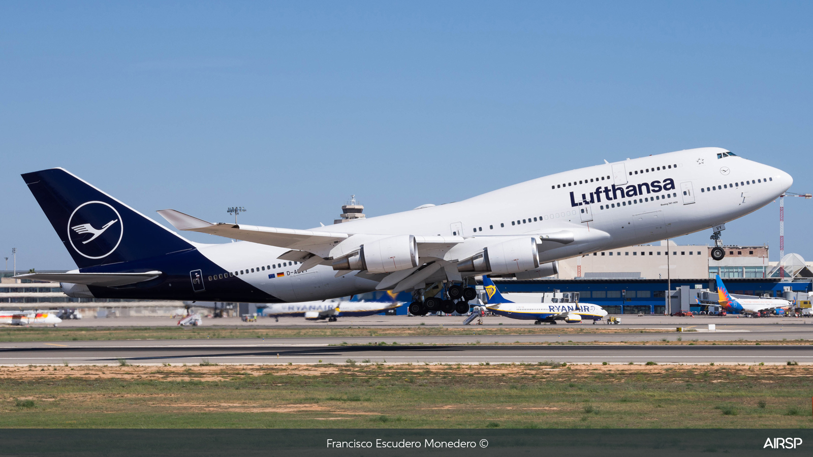 Lufthansa  Boeing 747-400  D-ABVY