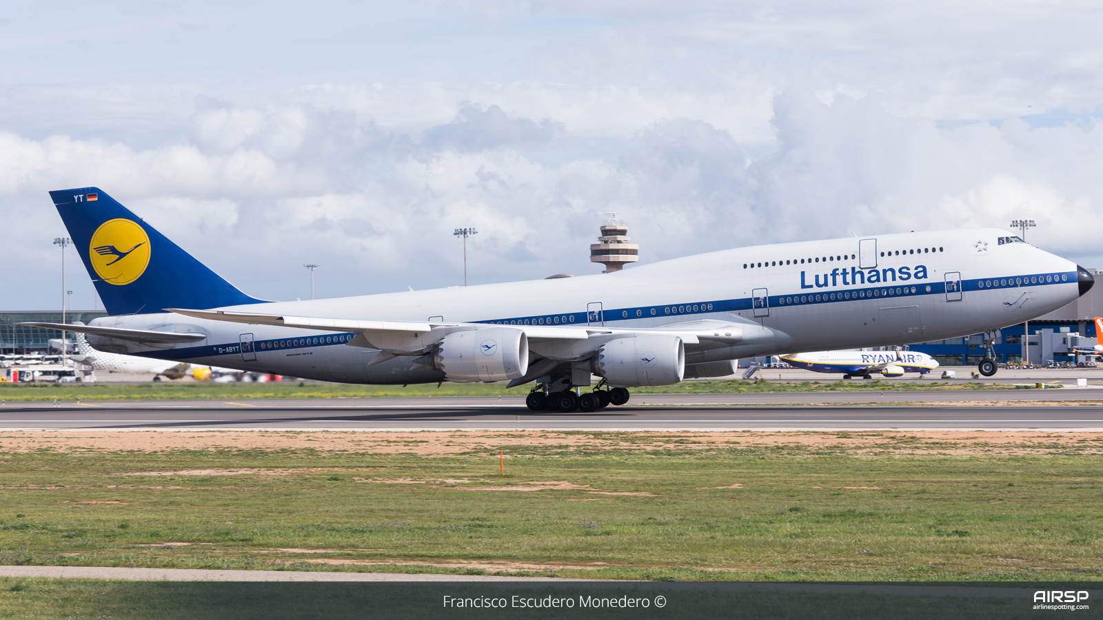 Lufthansa  Boeing 747-8  D-ABYT