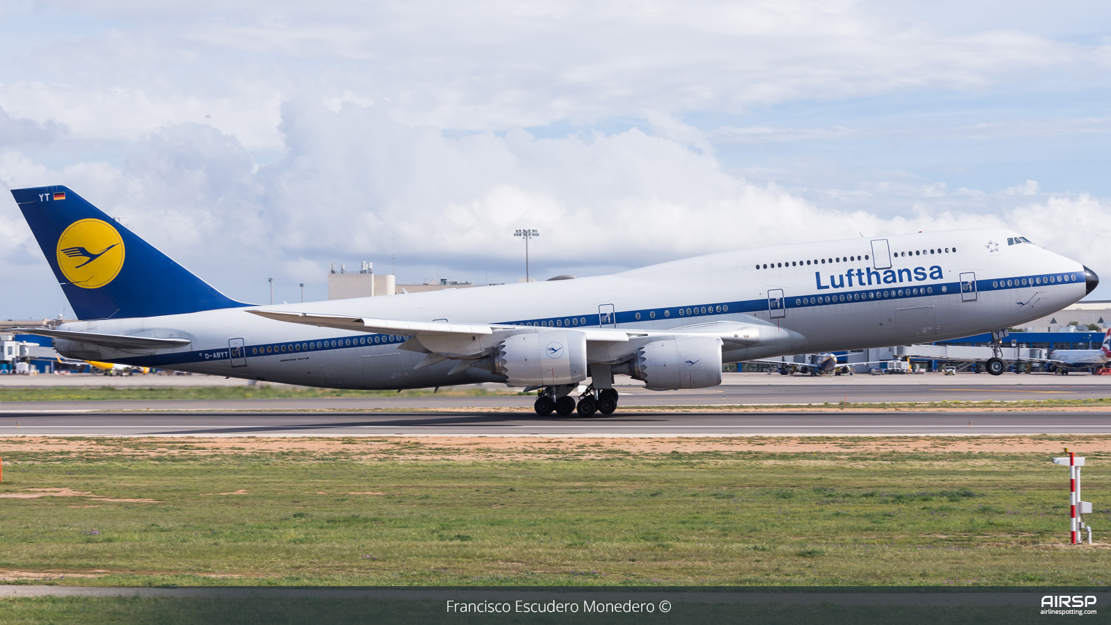Lufthansa  Boeing 747-8  D-ABYT