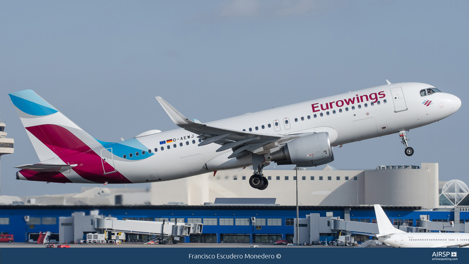 Eurowings  Airbus A320  D-AEWJ