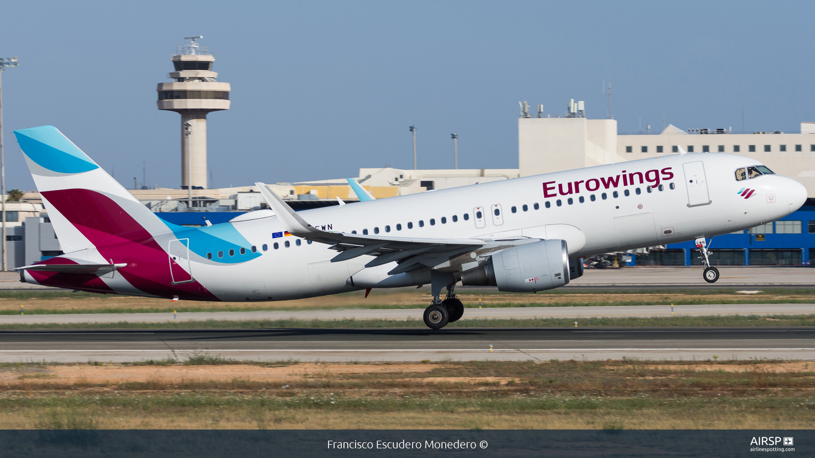 Eurowings  Airbus A320  D-AEWN