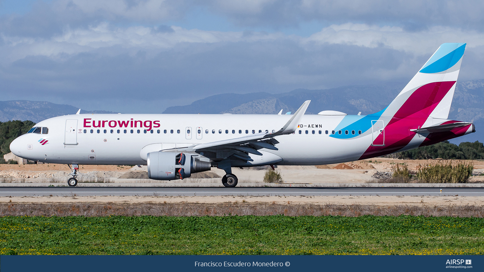 Eurowings  Airbus A320  D-AEWN