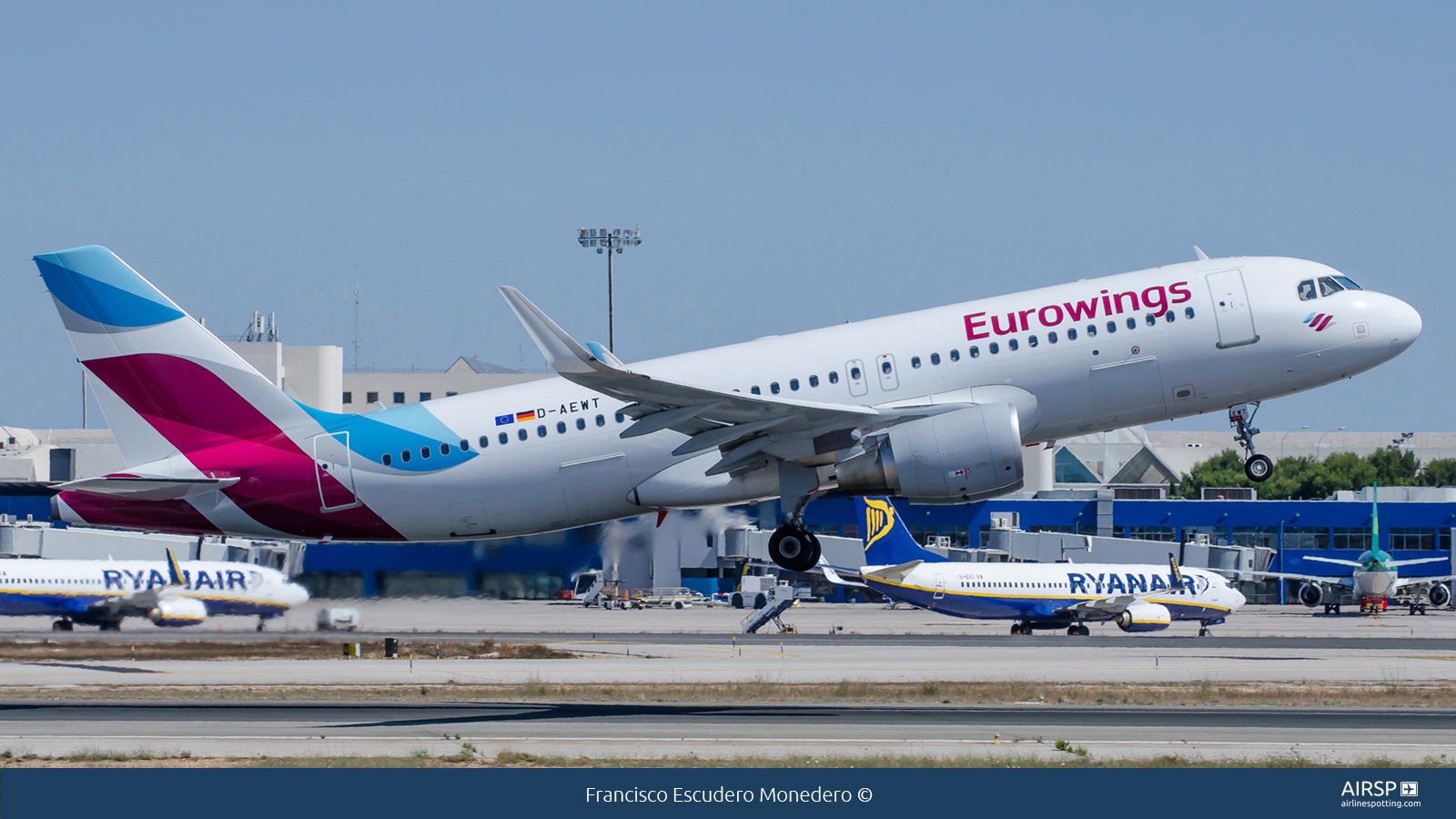 Eurowings  Airbus A320  D-AEWT