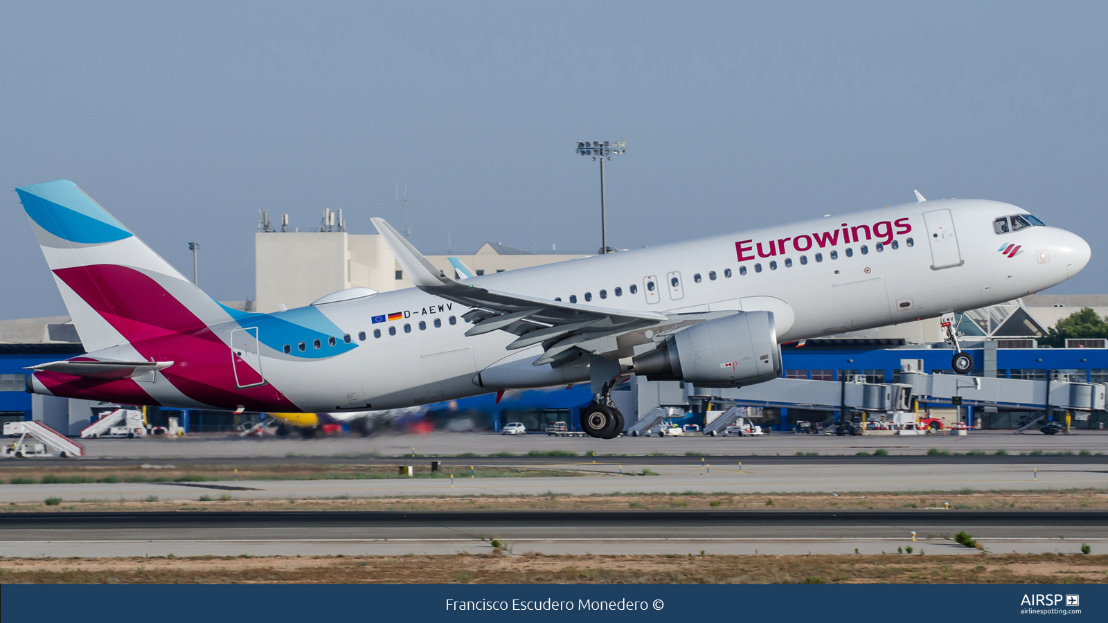 Eurowings  Airbus A320  D-AEWV
