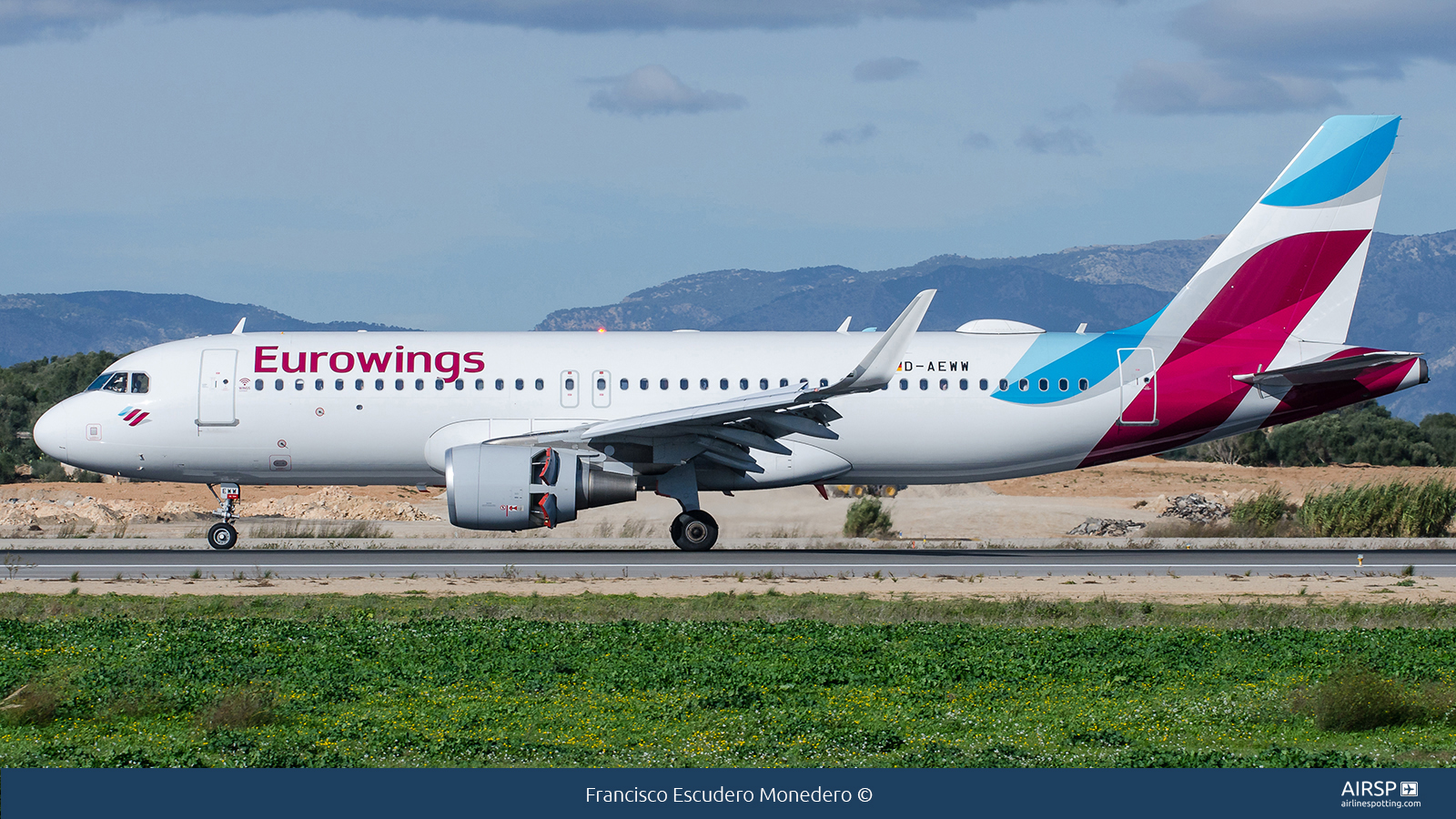 Eurowings  Airbus A320  D-AEWW