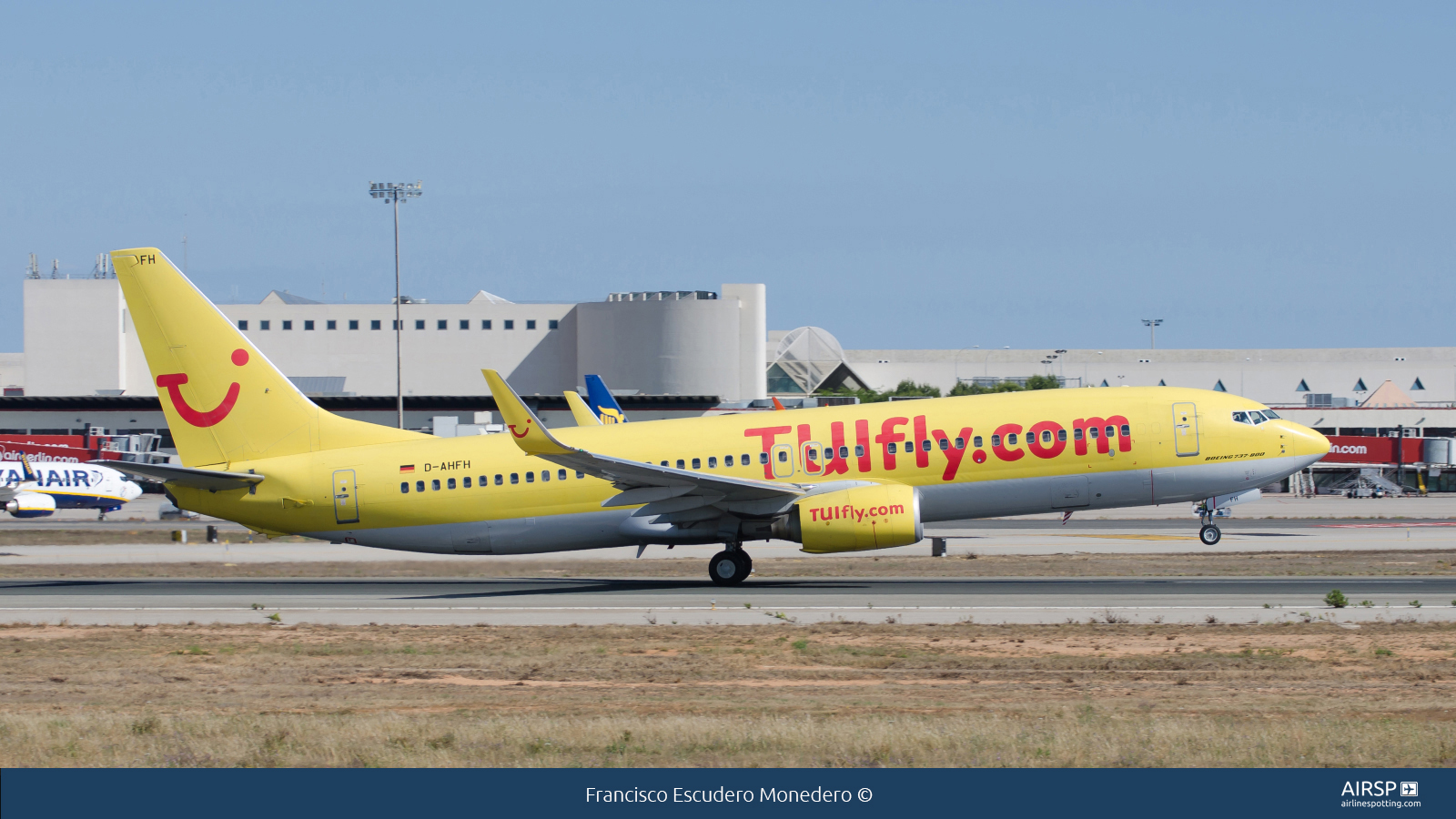 Tui Fly  Boeing 737-800  D-AHFH