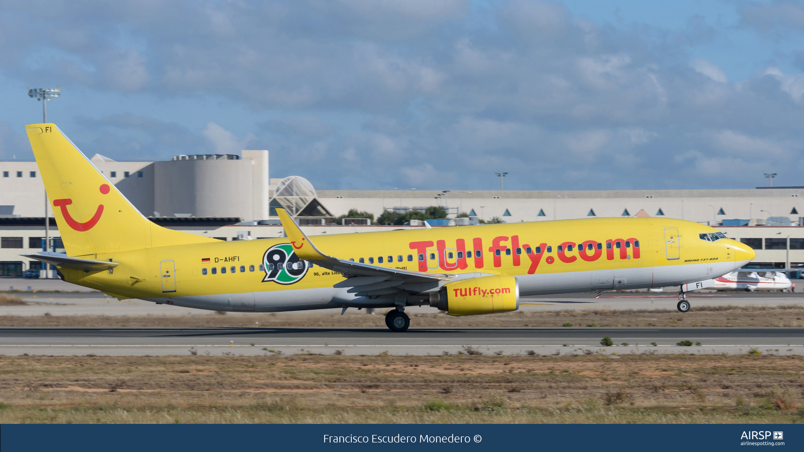 Tui Fly  Boeing 737-800  D-AHFI