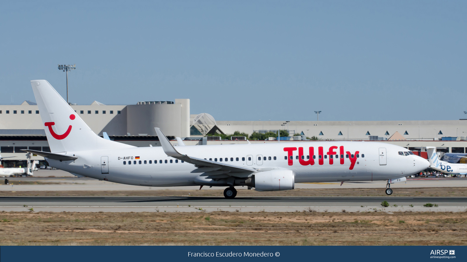 Tui Fly  Boeing 737-800  D-AHFO