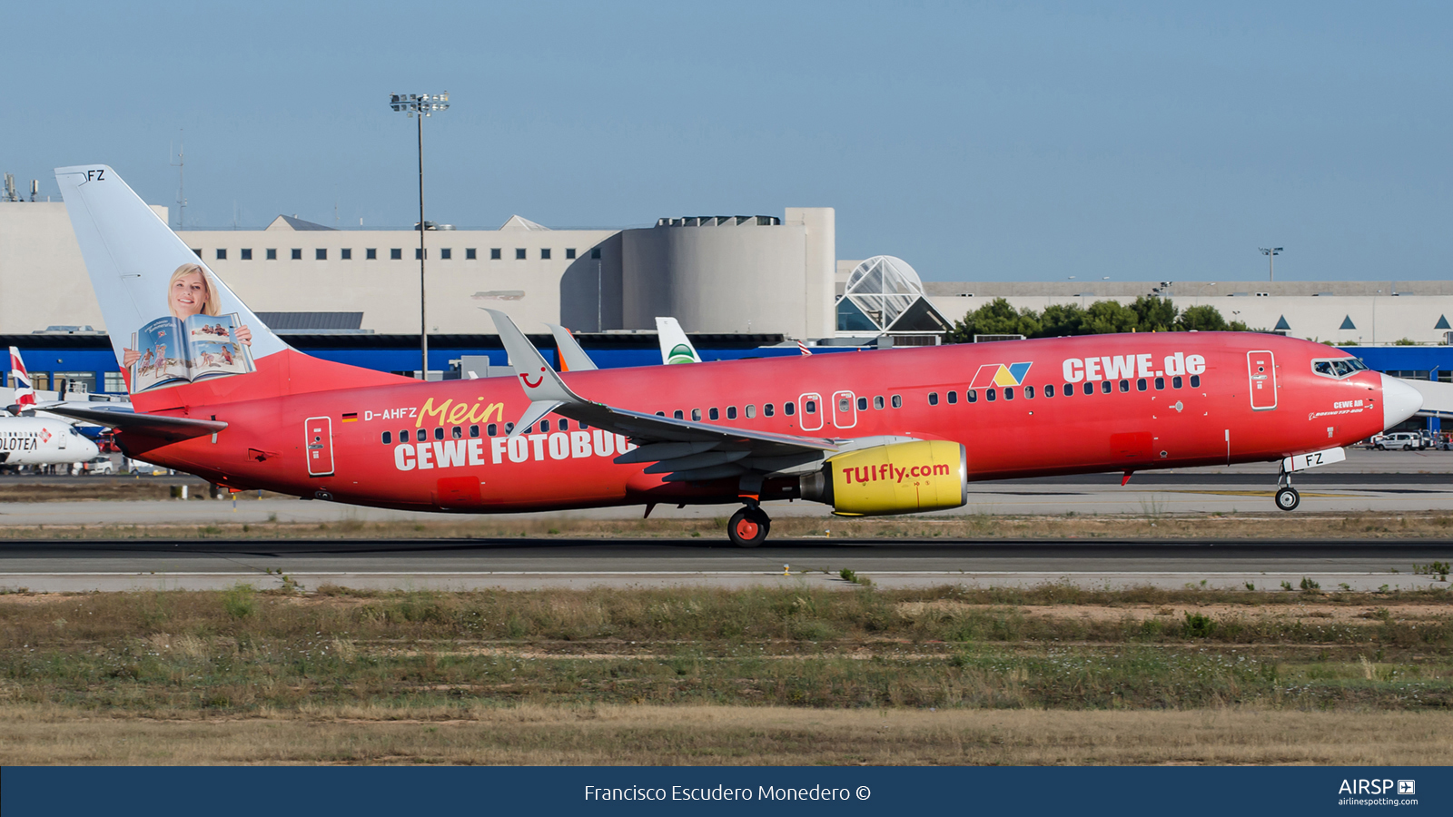 Tui Fly  Boeing 737-800  D-AHFZ
