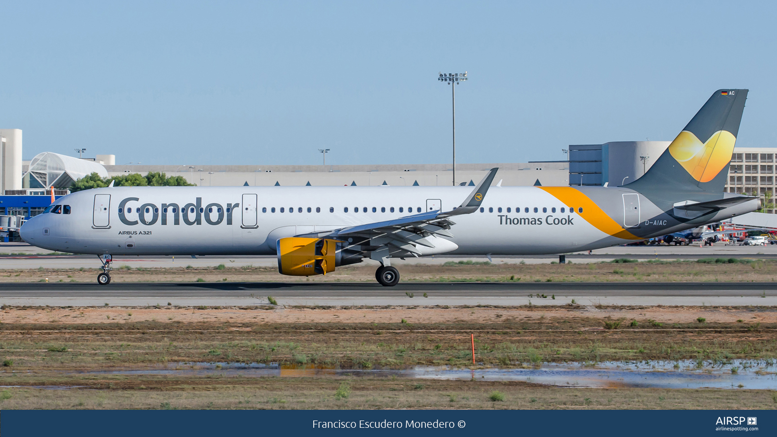 Condor  Airbus A321  D-AIAC