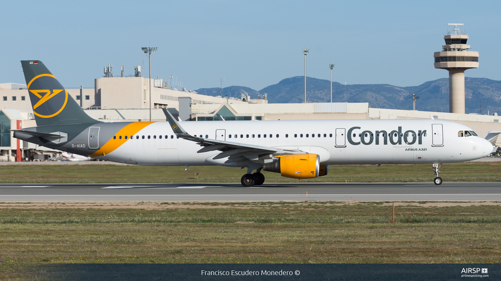 Condor  Airbus A321  D-AIAD
