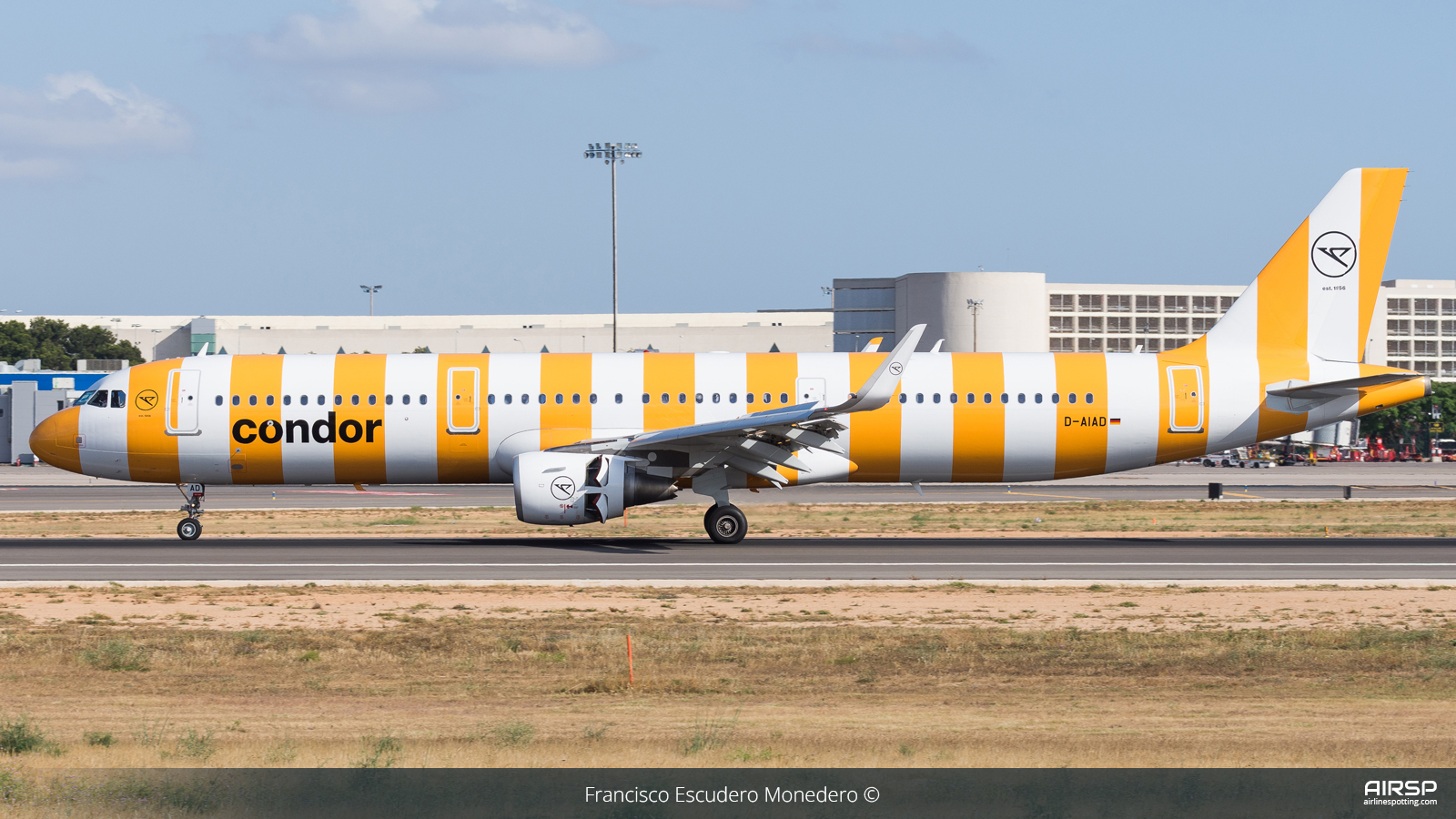 Condor  Airbus A321  D-AIAD