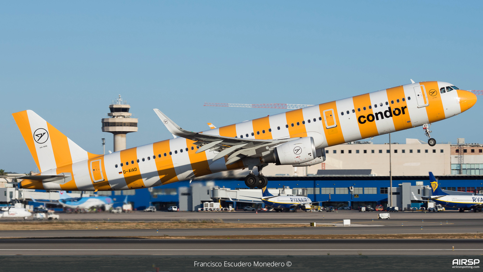 Condor  Airbus A321  D-AIAD
