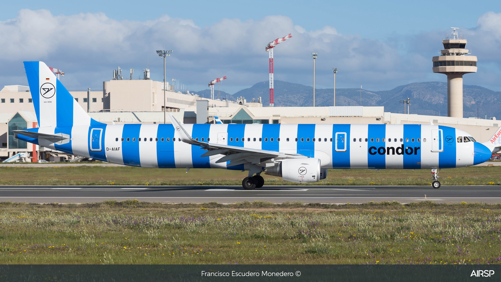 Condor  Airbus A321  D-AIAF