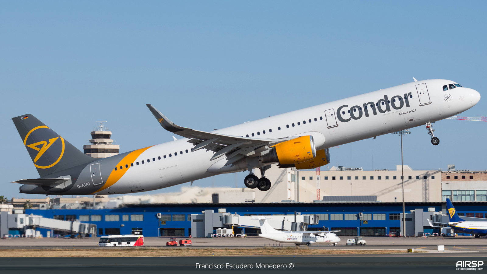 Condor  Airbus A321  D-AIAI