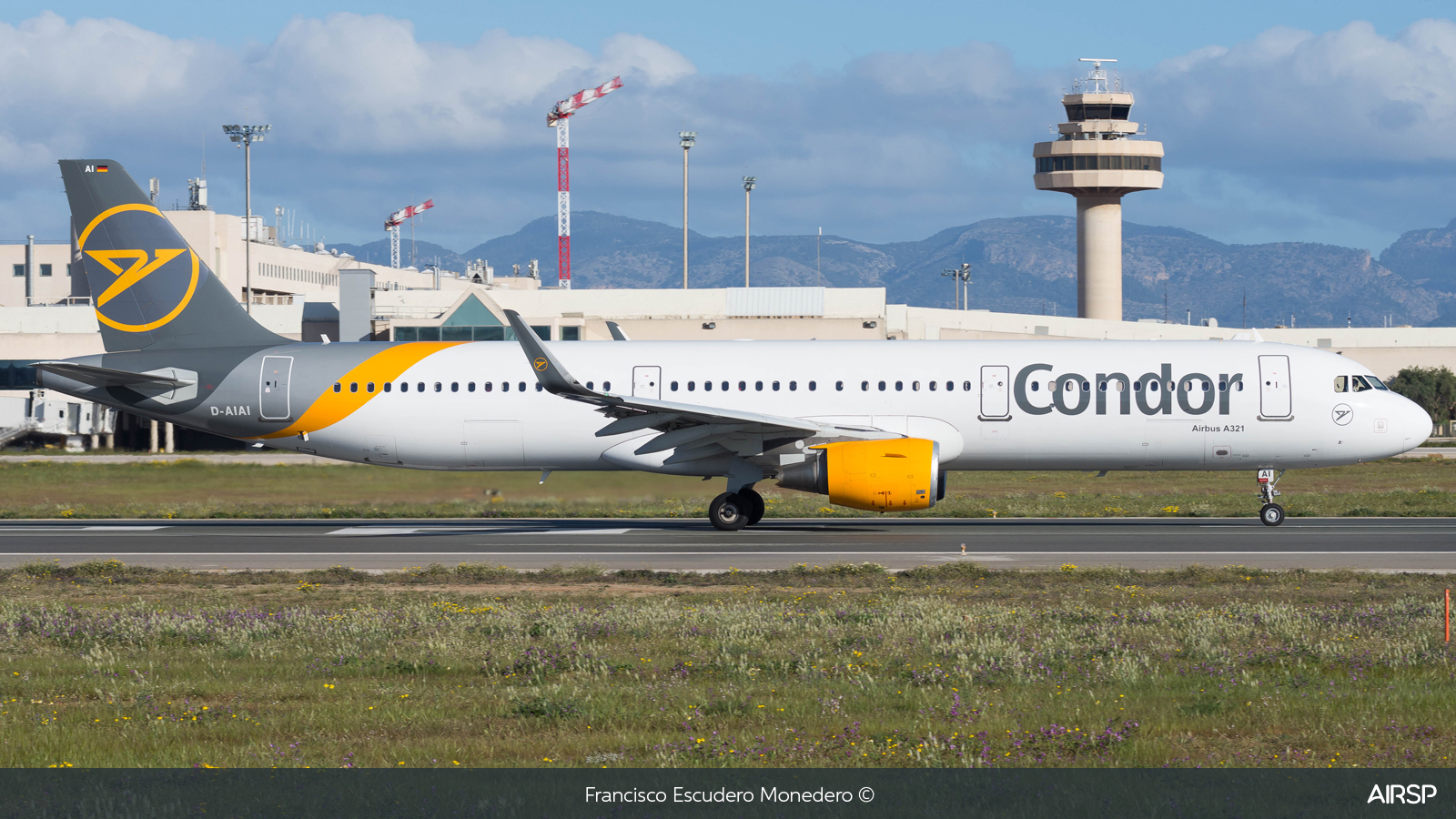 Condor  Airbus A321  D-AIAI