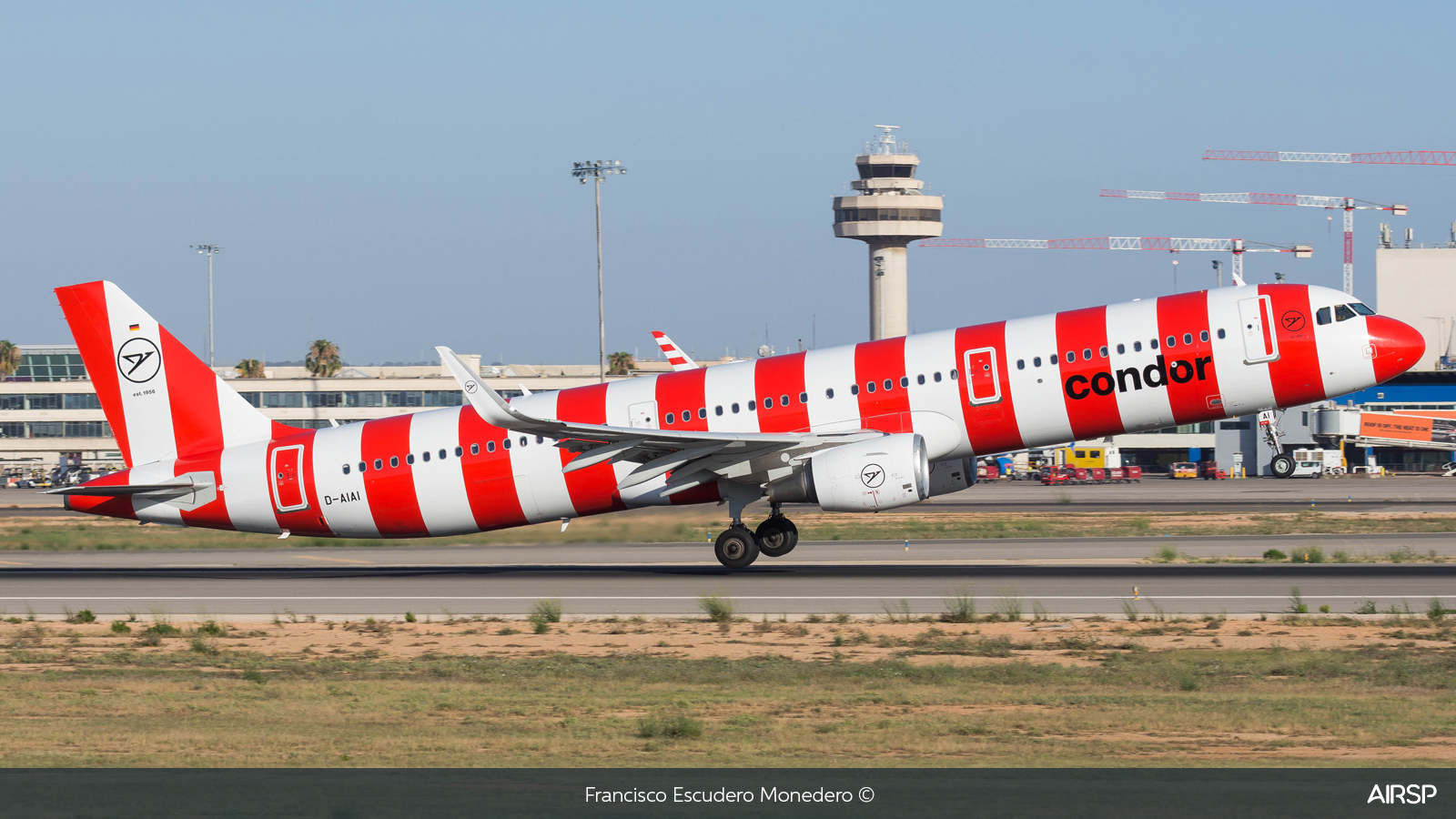 Condor  Airbus A321  D-AIAI
