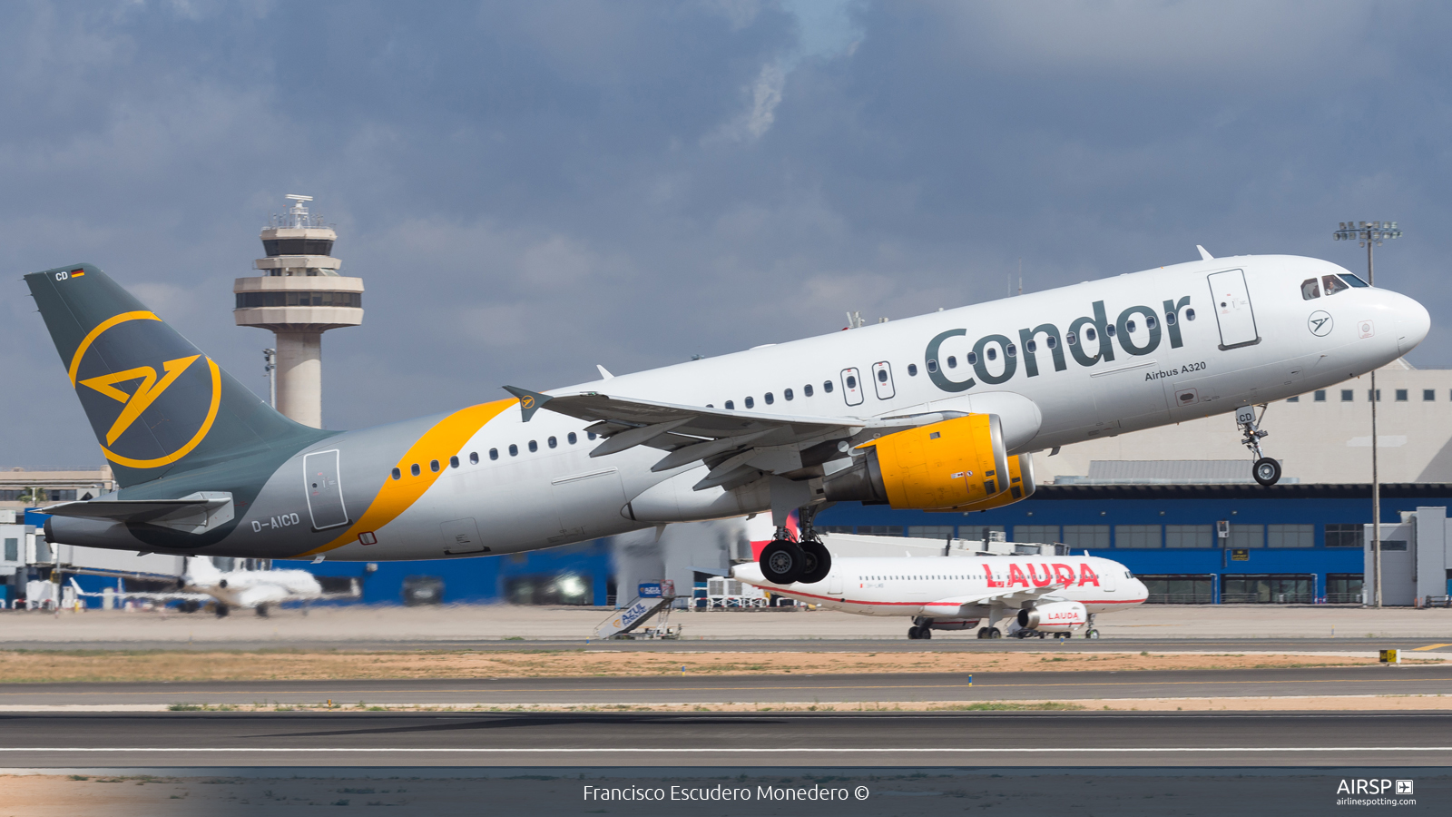 Condor  Airbus A320  D-AICD