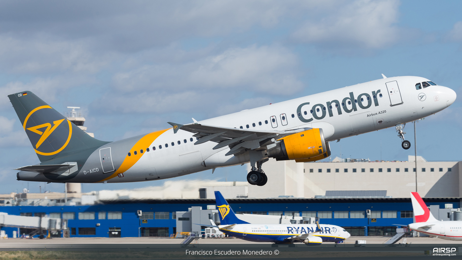 Condor  Airbus A320  D-AICD