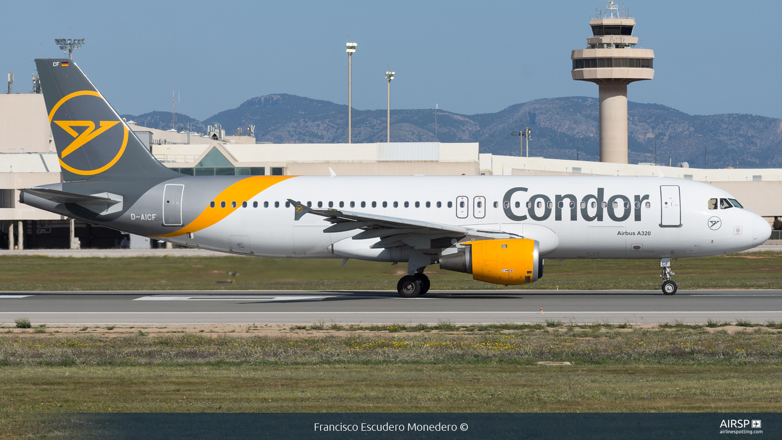 Condor  Airbus A320  D-AICF