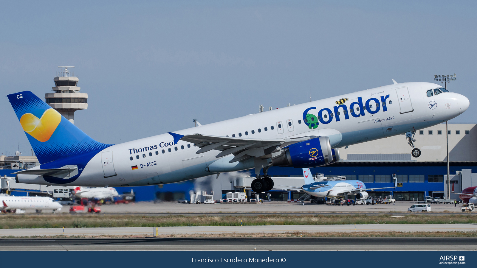 Condor  Airbus A320  D-AICG