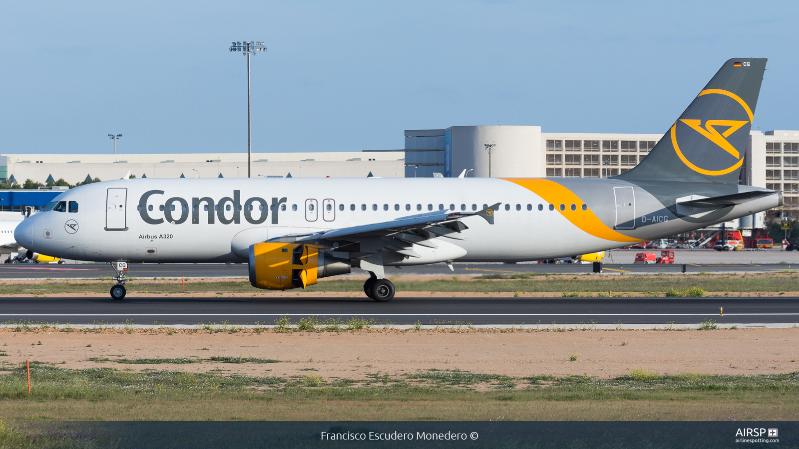 Condor  Airbus A320  D-AICG
