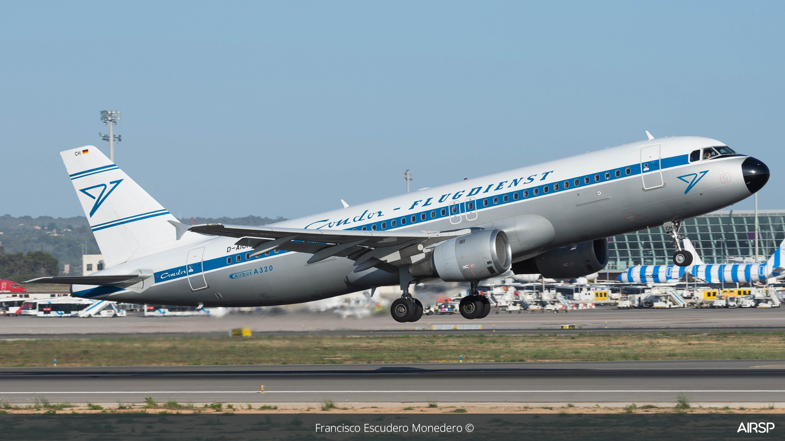 Condor  Airbus A320  D-AICH