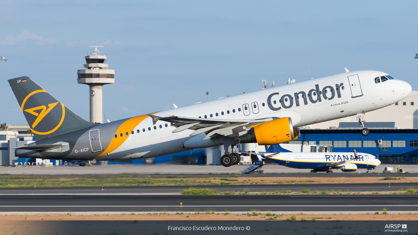 Condor  Airbus A320  D-AICP