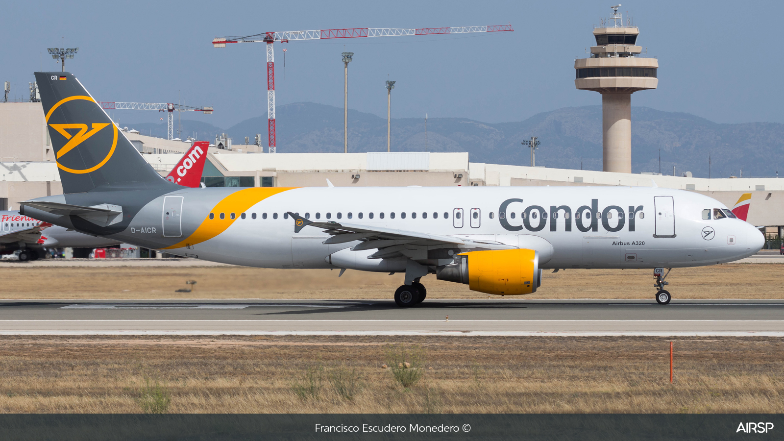 Condor  Airbus A320  D-AICR