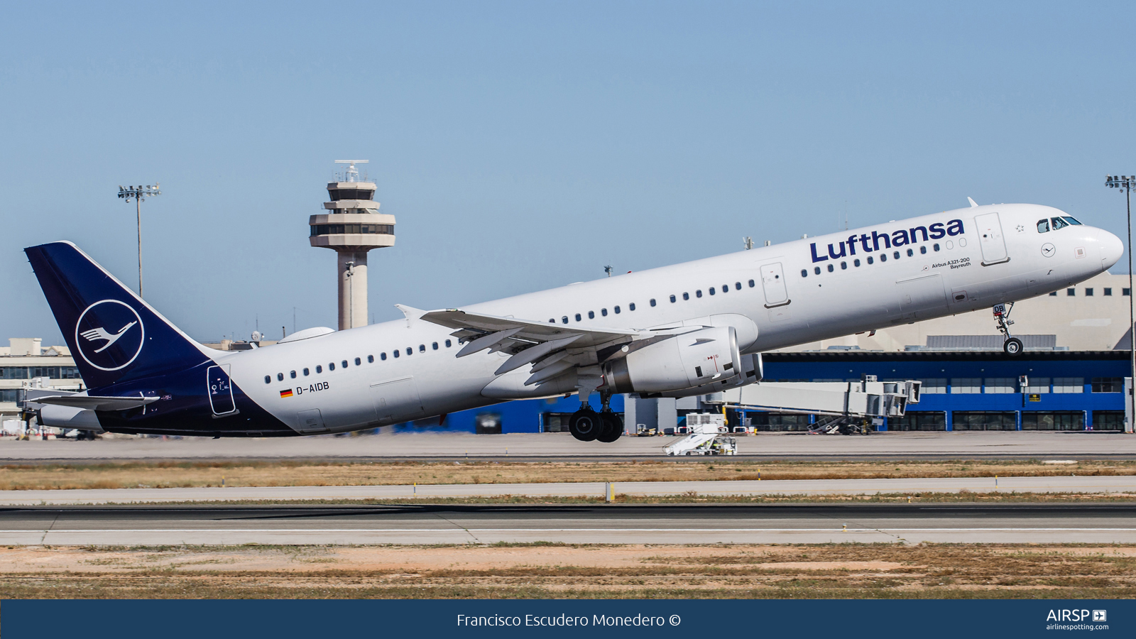 Lufthansa  Airbus A321  D-AIDB