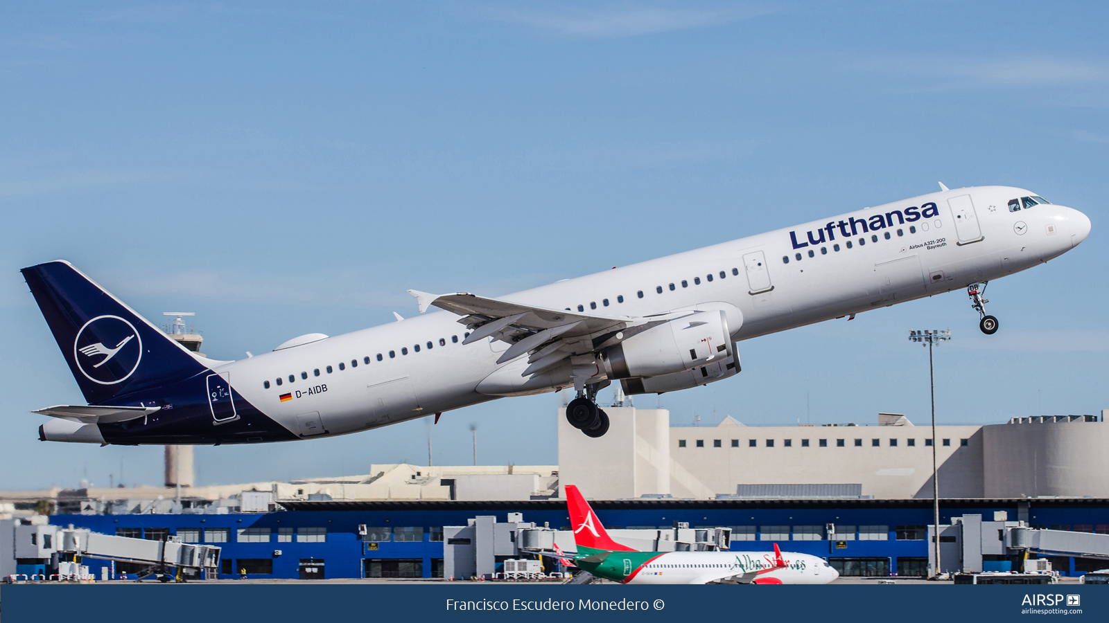 Lufthansa  Airbus A321  D-AIDB
