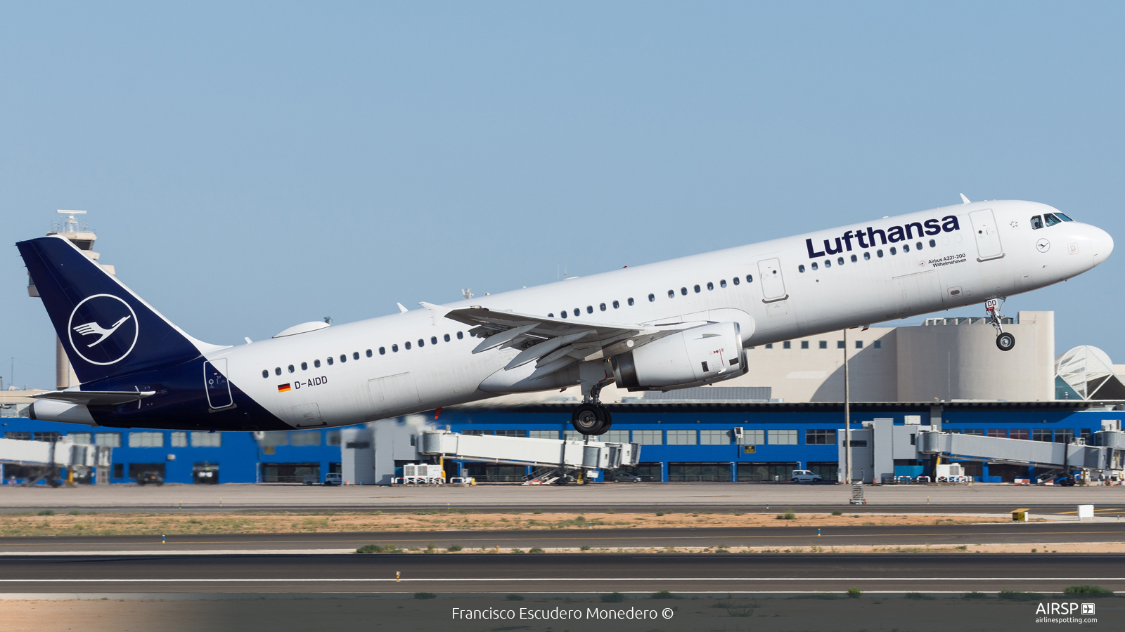 Lufthansa  Airbus A321  D-AIDD