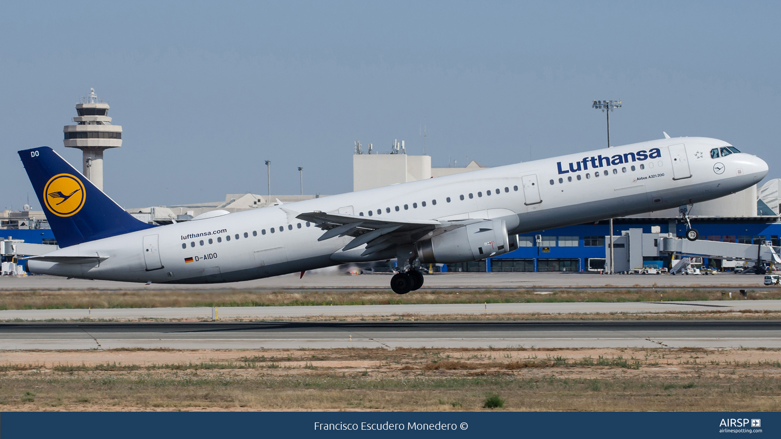 Lufthansa  Airbus A321  D-AIDO