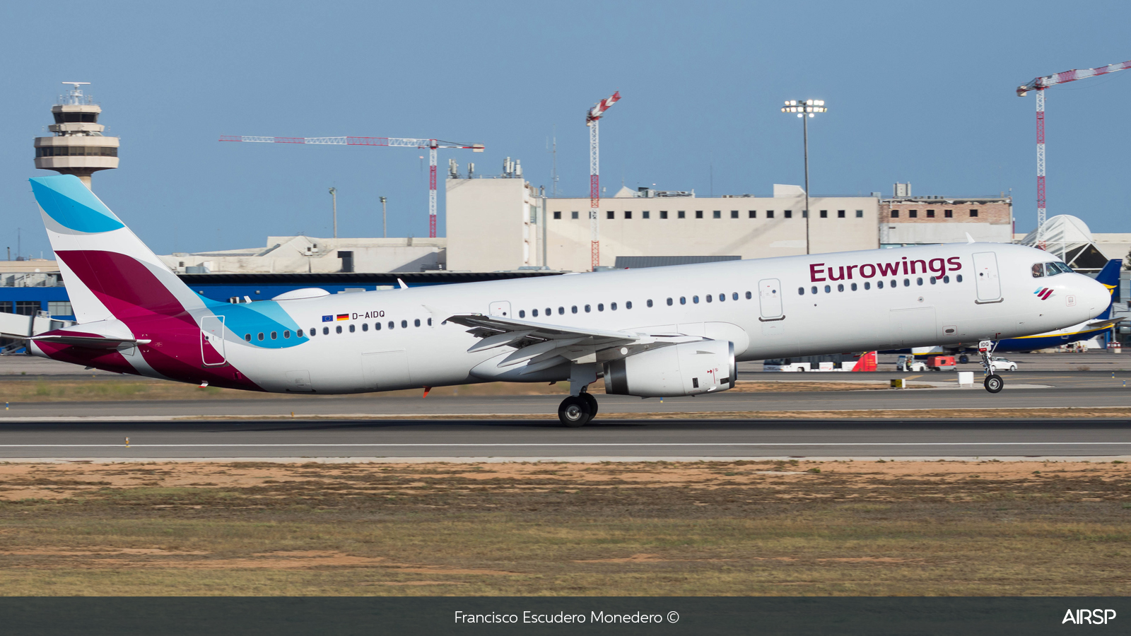 Eurowings  Airbus A321  D-AIDQ