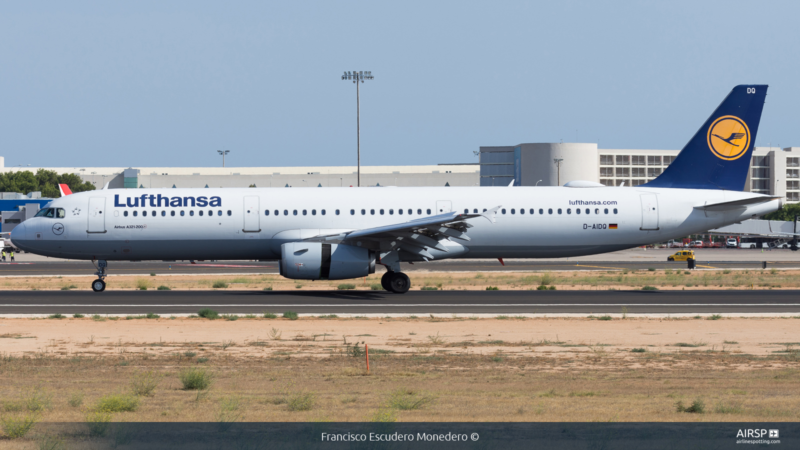 Lufthansa  Airbus A321  D-AIDQ