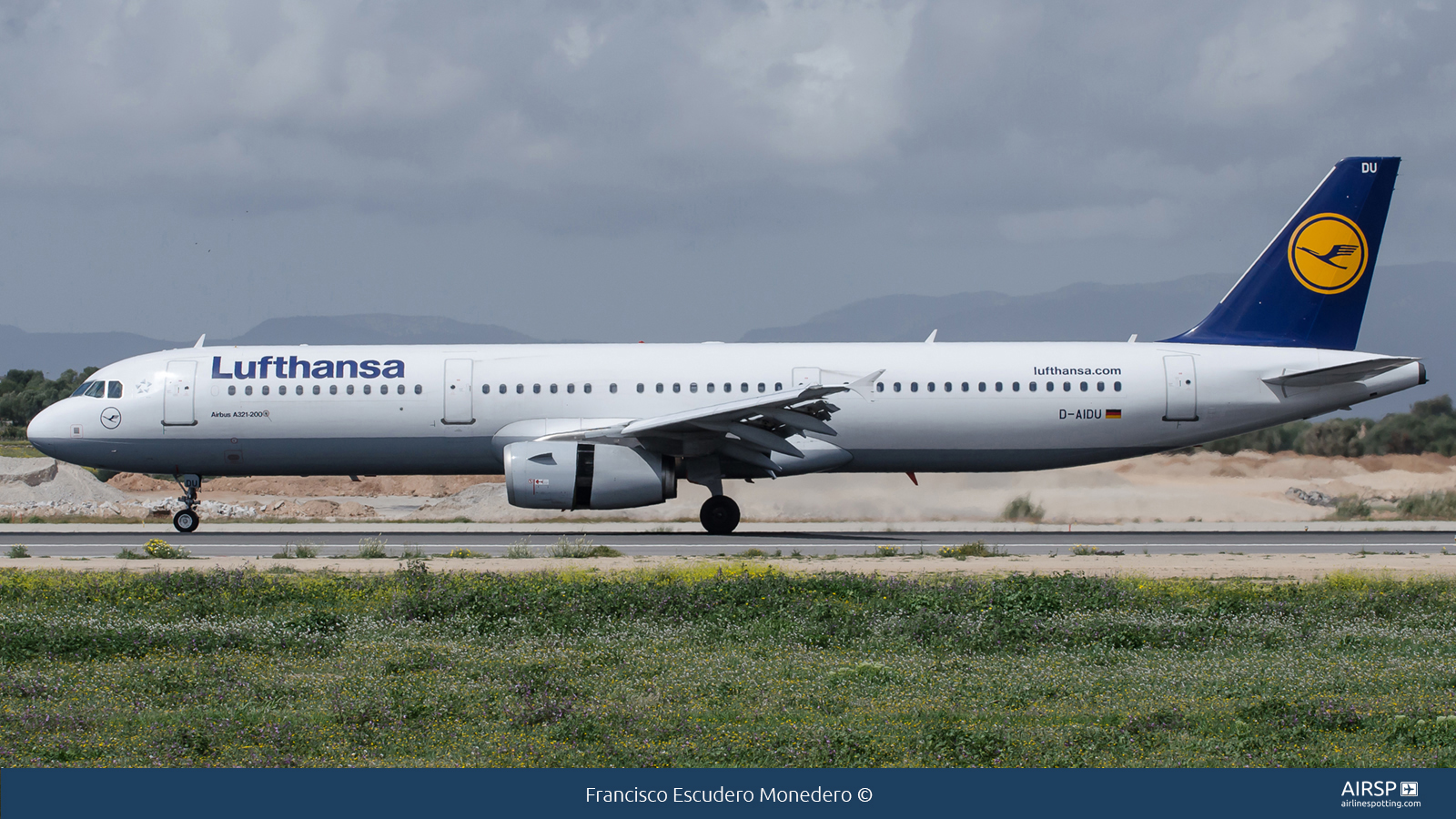 Lufthansa  Airbus A321  D-AIDU