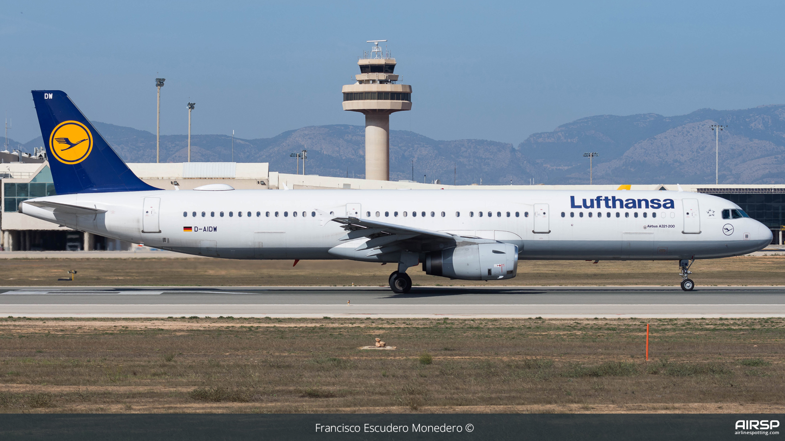 Lufthansa  Airbus A321  D-AIDW