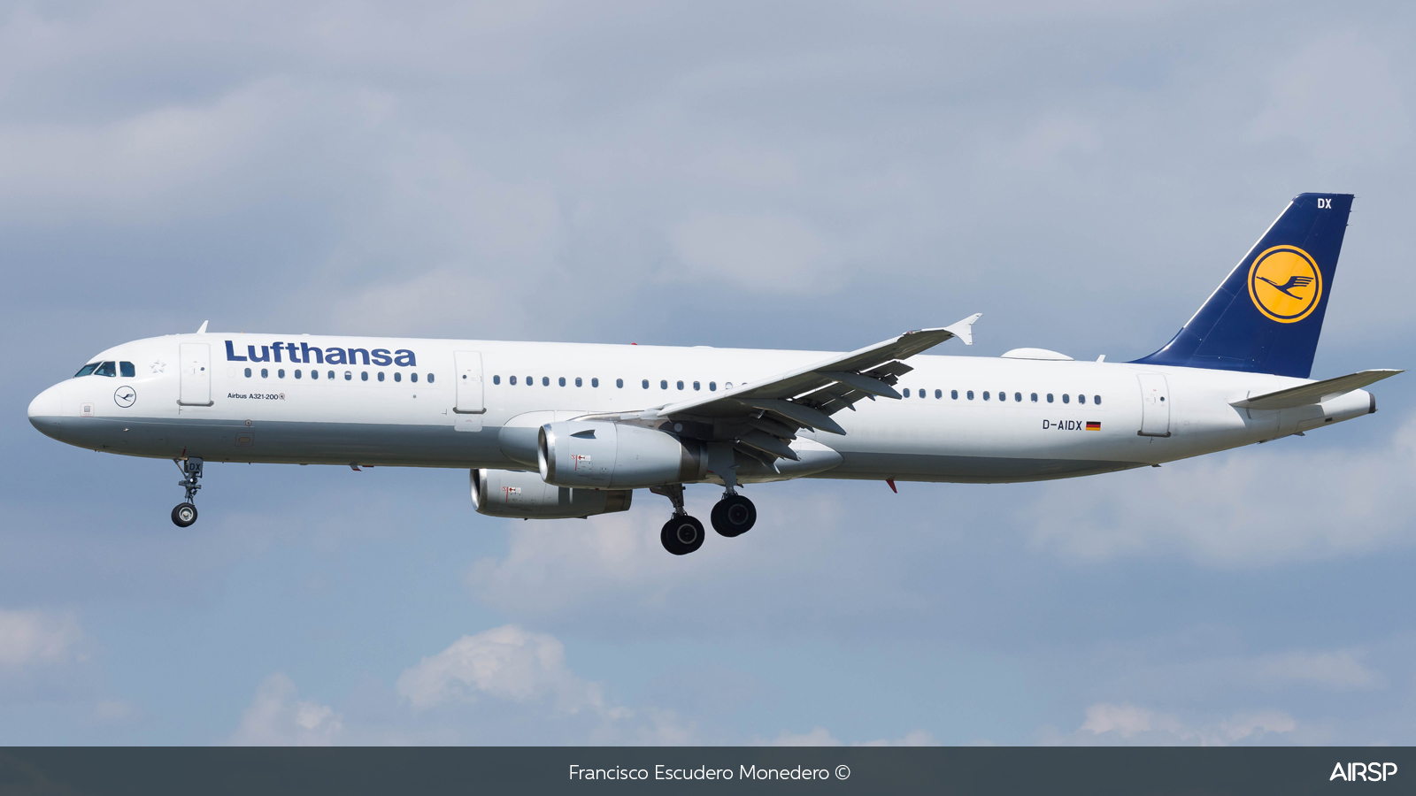 Lufthansa  Airbus A321  D-AIDX