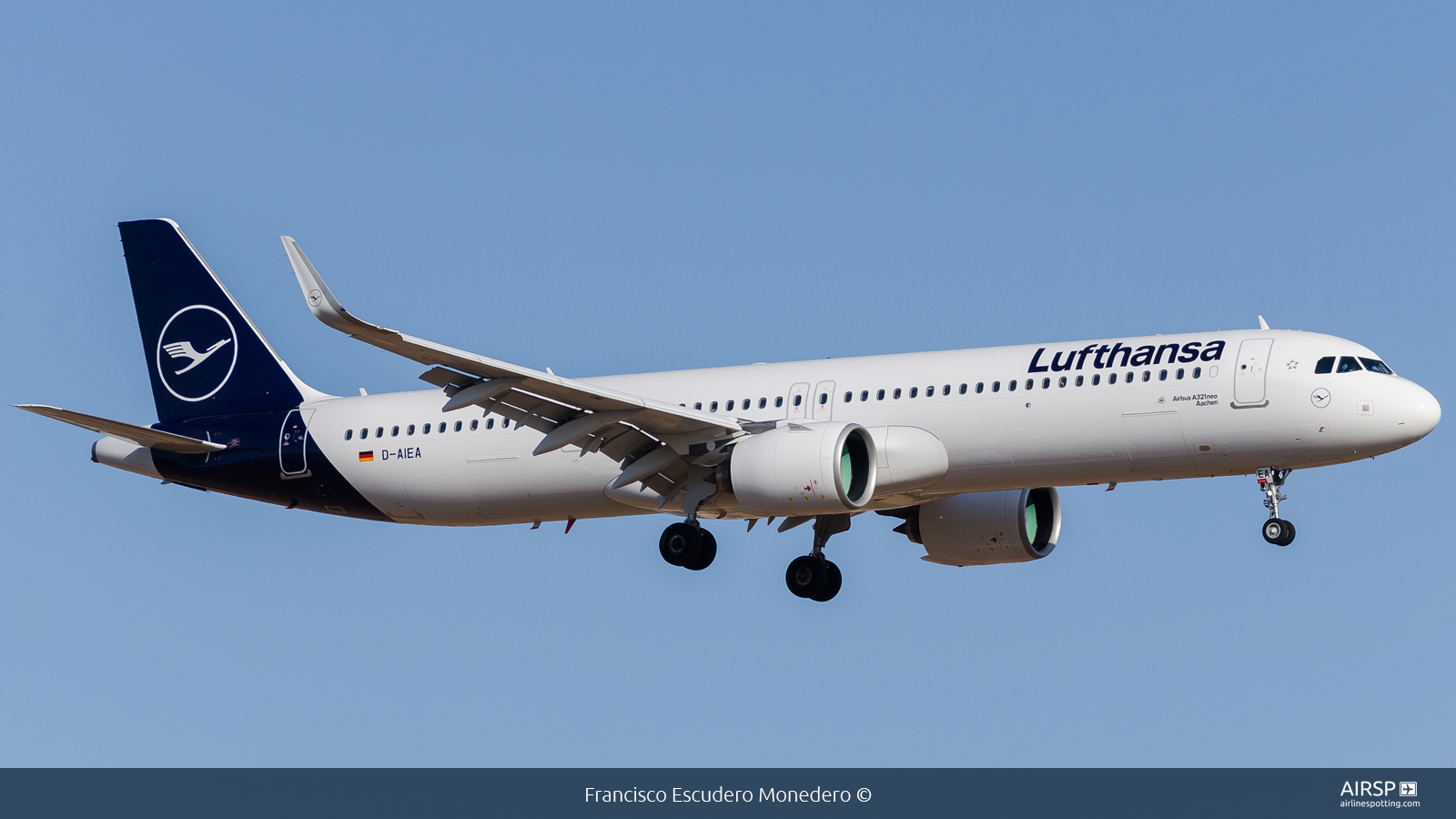 Lufthansa  Airbus A321neo  D-AIEA