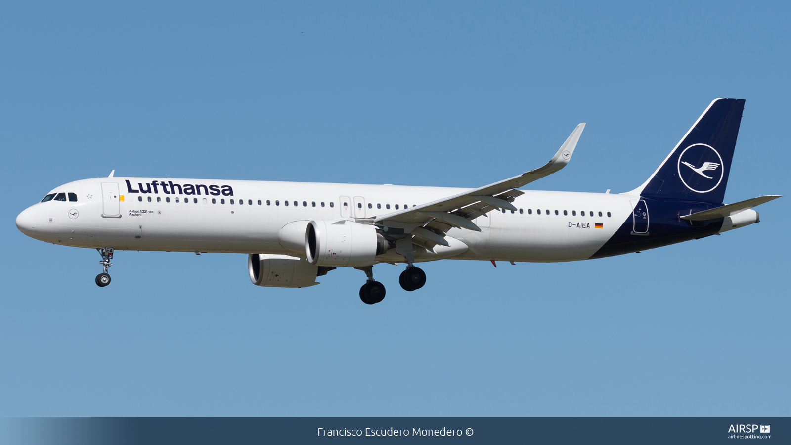 Lufthansa  Airbus A321neo  D-AIEA
