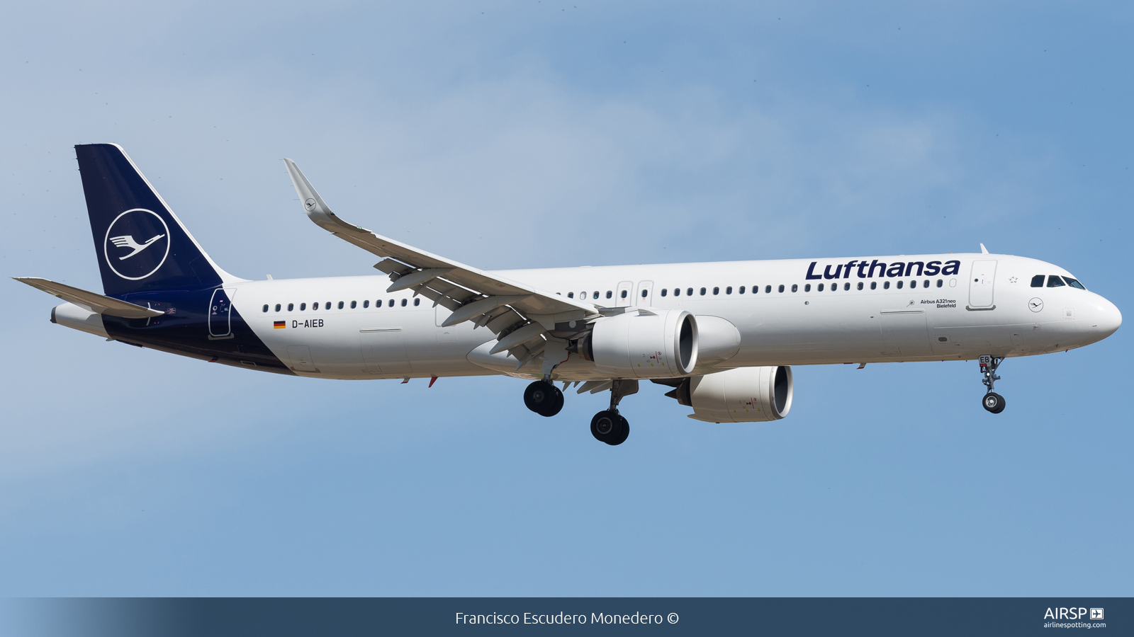 Lufthansa  Airbus A321neo  D-AIEB